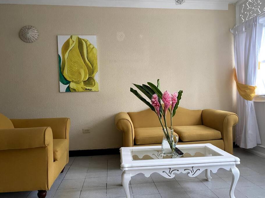Lush Tropical Apartment Located In A 4-Star Resort Runaway Bay Εξωτερικό φωτογραφία